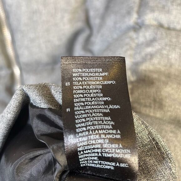 H&M sleeveless casual puffer jacket- Men 44R- Men Large - Picture 6 of 8